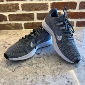 🌸 Nike Women’s Downshifter Gray Running Shoes 🌸